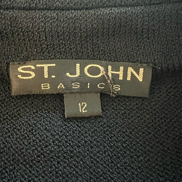 St John Collared Cardigan with Gorgeous Buttons - Picture 3 of 13